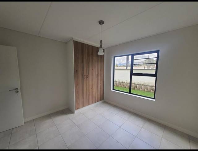 2 BEDROOM PROPERTY TO RENT IN GREENBAY ECO ESTATE